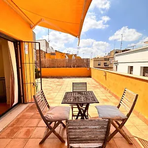 https://renovated-2-br-near-plaza-de-toros-2-min-walk.es-andalucia.com